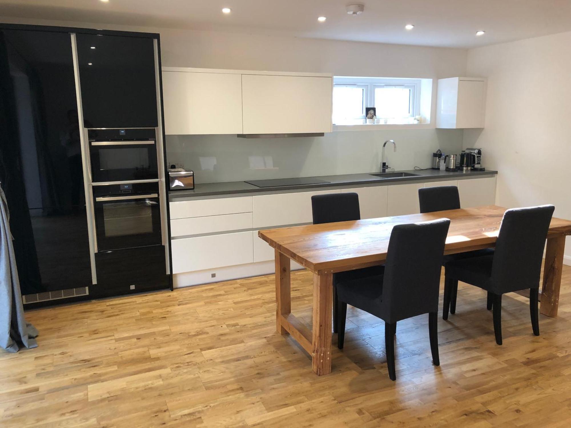 Apartment Spacious Self-contained Flat - 33as1 *