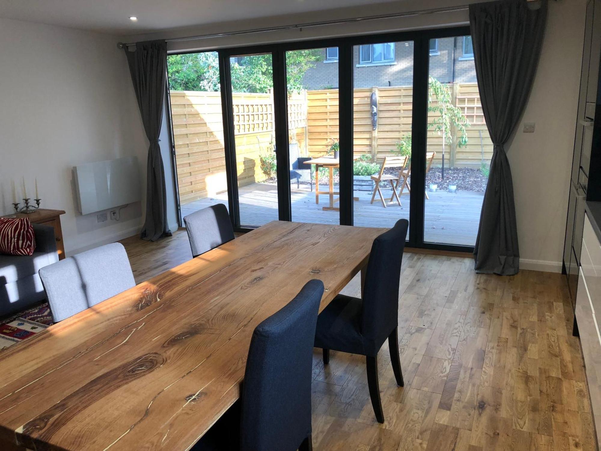 Apartment Spacious Self-contained Flat - 33as1 London